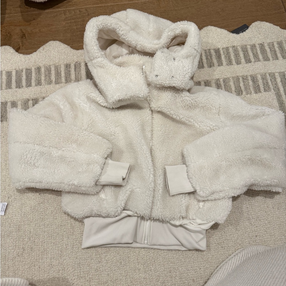 Alo Yoga Foxy Sherpa Jacket - Picture 4 of 5